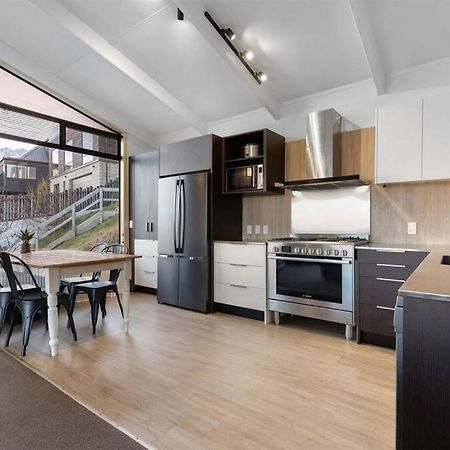 Lakeview Home Retreat At Queenstown Hill Extérieur photo