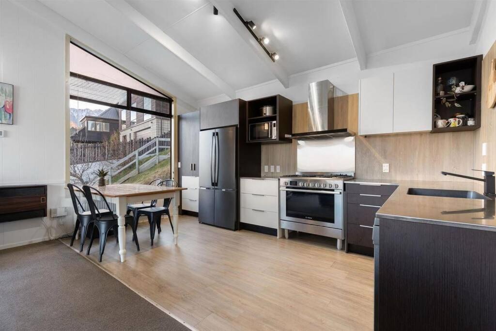 Lakeview Home Retreat At Queenstown Hill Extérieur photo