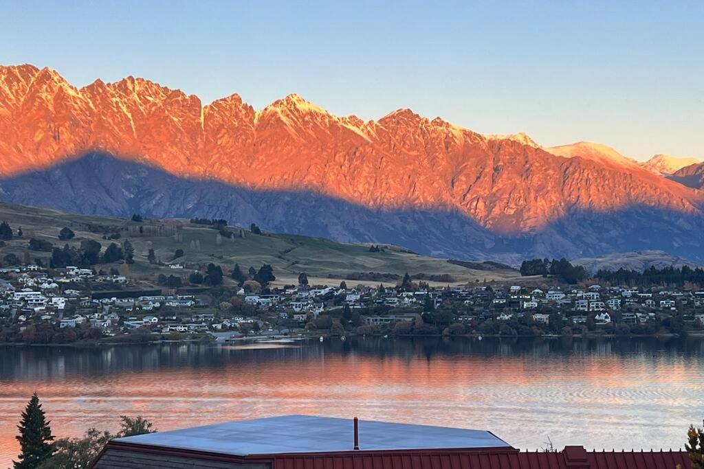 Lakeview Home Retreat At Queenstown Hill Extérieur photo